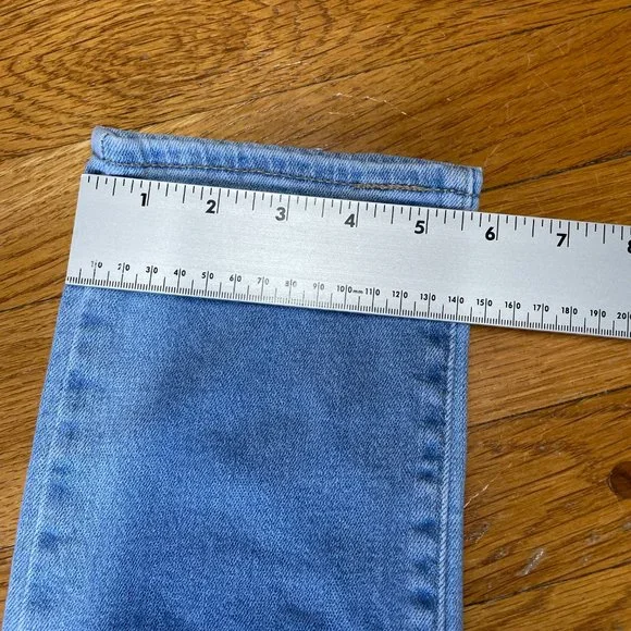 Levi's Women's Light Blue Skinny Jeans - Picture 8 of 11